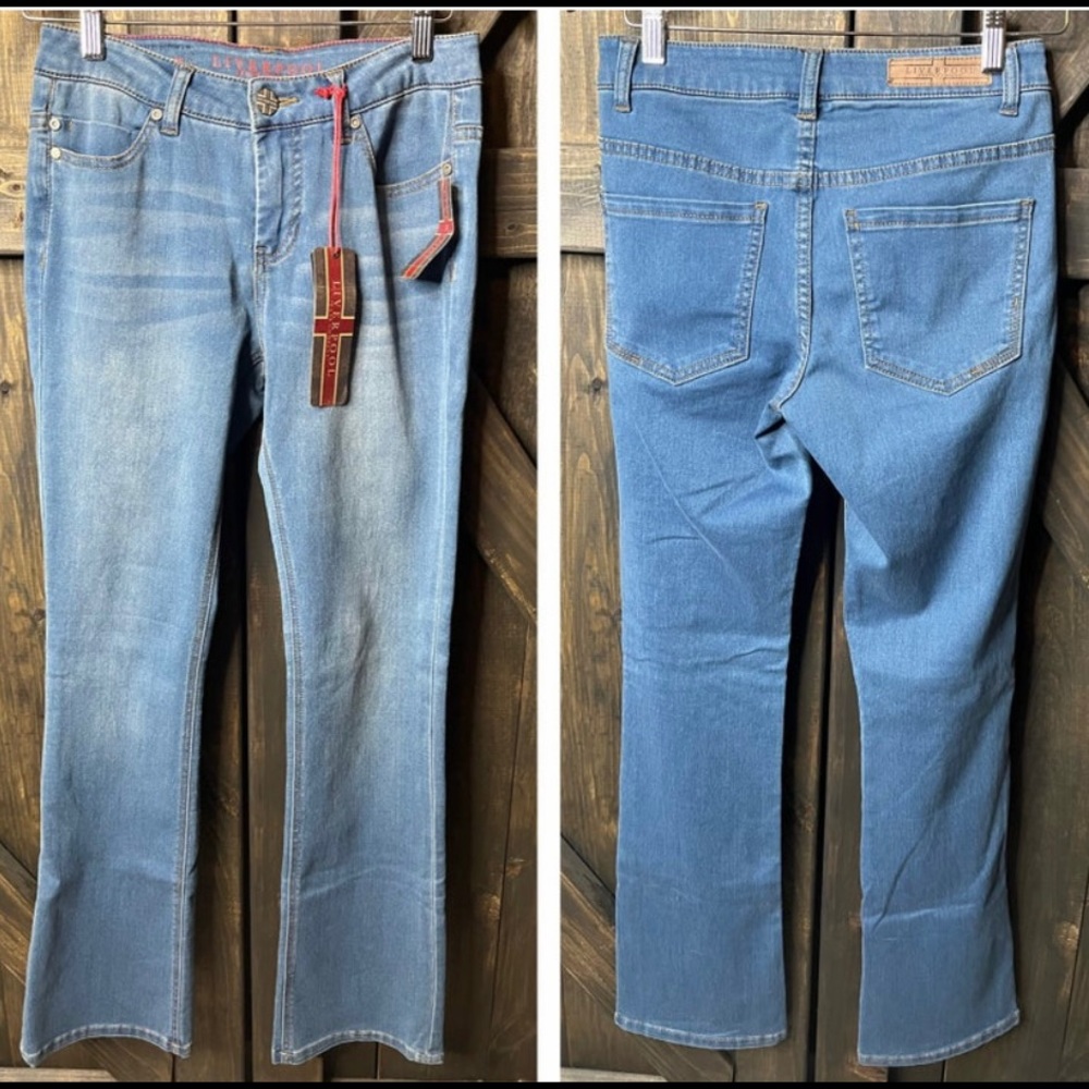Liverpool “Linda” Light Wash Straight Leg Jeans - Size 0 NWT